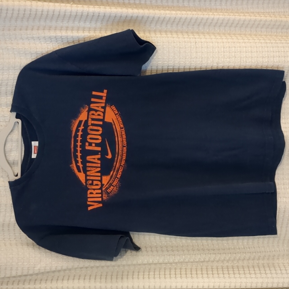Nike University of Virginia Football t-shirt Size M